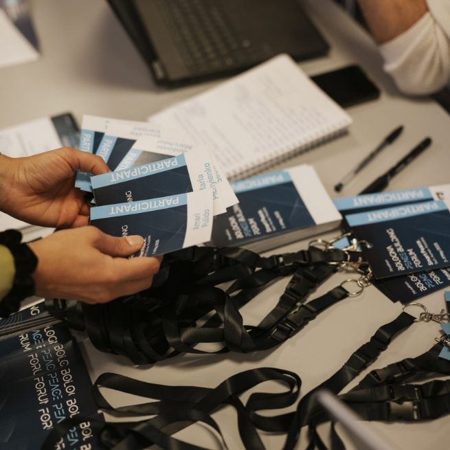 Bologna Peacebuilding Forum — Visual identity for an international forum (9)